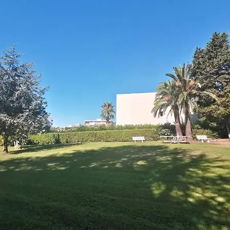 T2 Calme,piscine,jardin,parking,wifi,clim Antibes