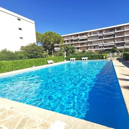 T2 Calme,piscine,jardin,parking,wifi,clim Apartment *